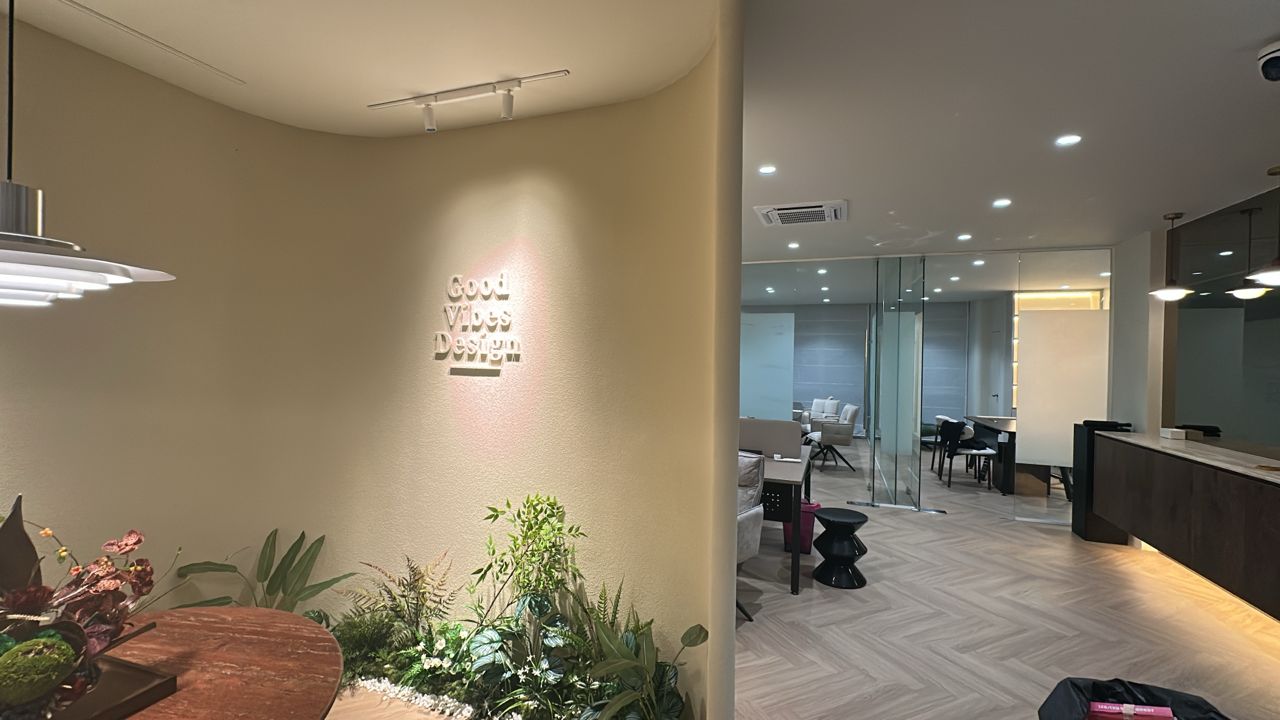 Showroom 2